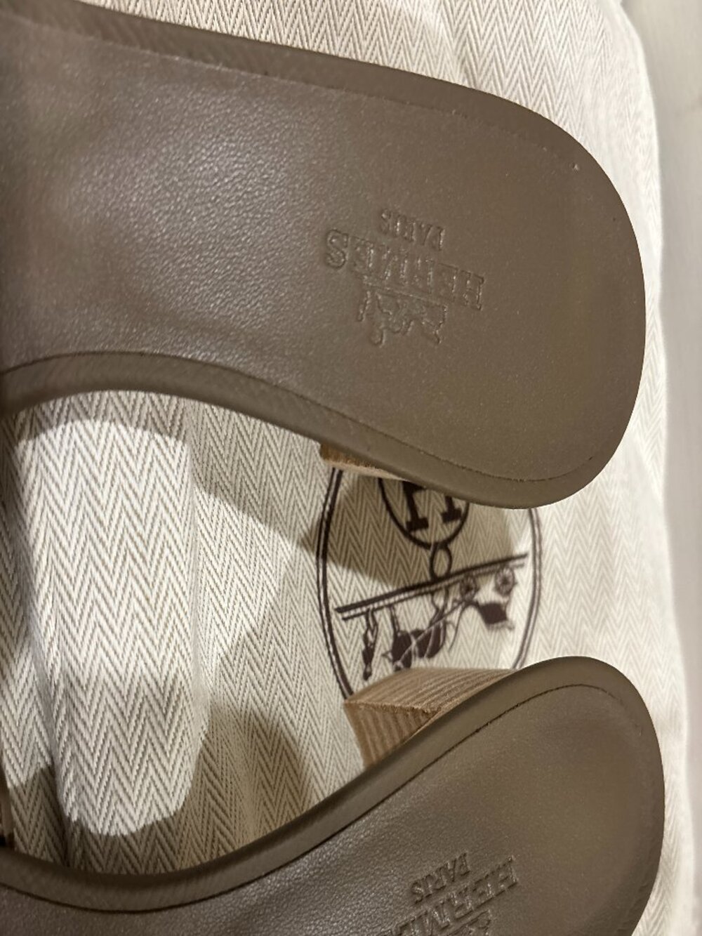 NEW Hermes Oasis Oran Sandals Sz 37/6.5 Etoupe Leather Brown Taupe - Picture 6 of 9